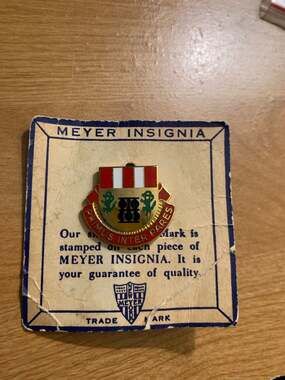 Vintage US Army 42nd Infantry Division Shield Pin Primus Inter Pares Meyer Insig
